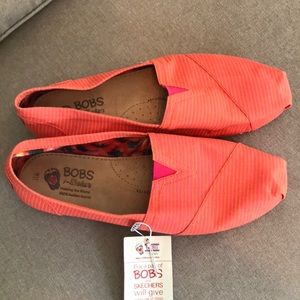 NWT BOBS by Skechers lightweight, flexible slip on shoes women’s size 11